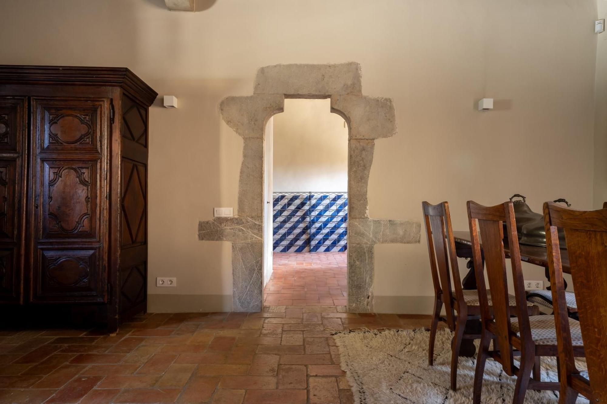Deco - Casa Castell De Peratallada Exterior photo
